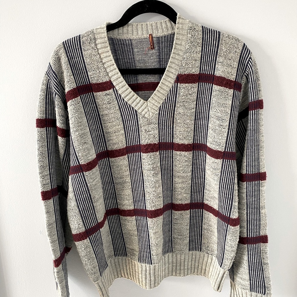 Vintage Men’s V-Neck Plaid Sweater